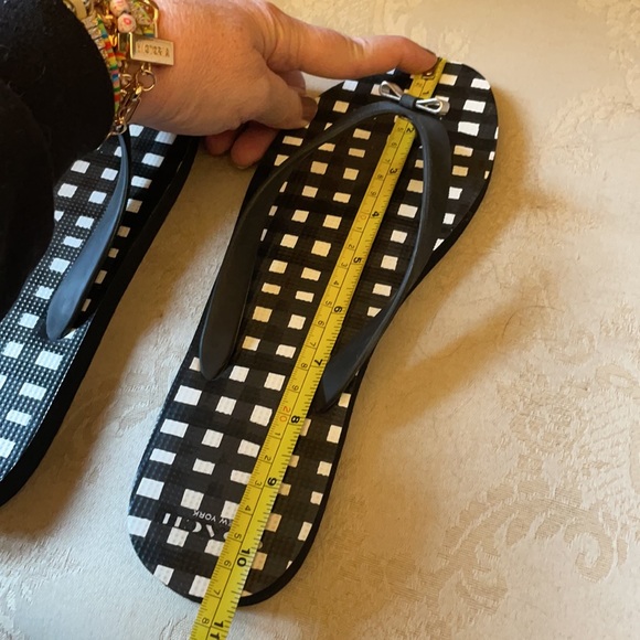 NWOT Coach black and white Amel Bow rubber flip flops, size 9/10 - Picture 8 of 8
